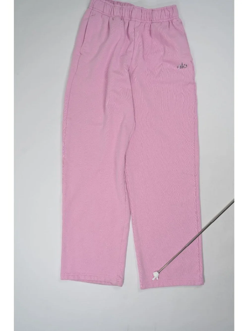 ALO Yoga Accolade Straight Leg Sweatpants in Candy Heart Pink
